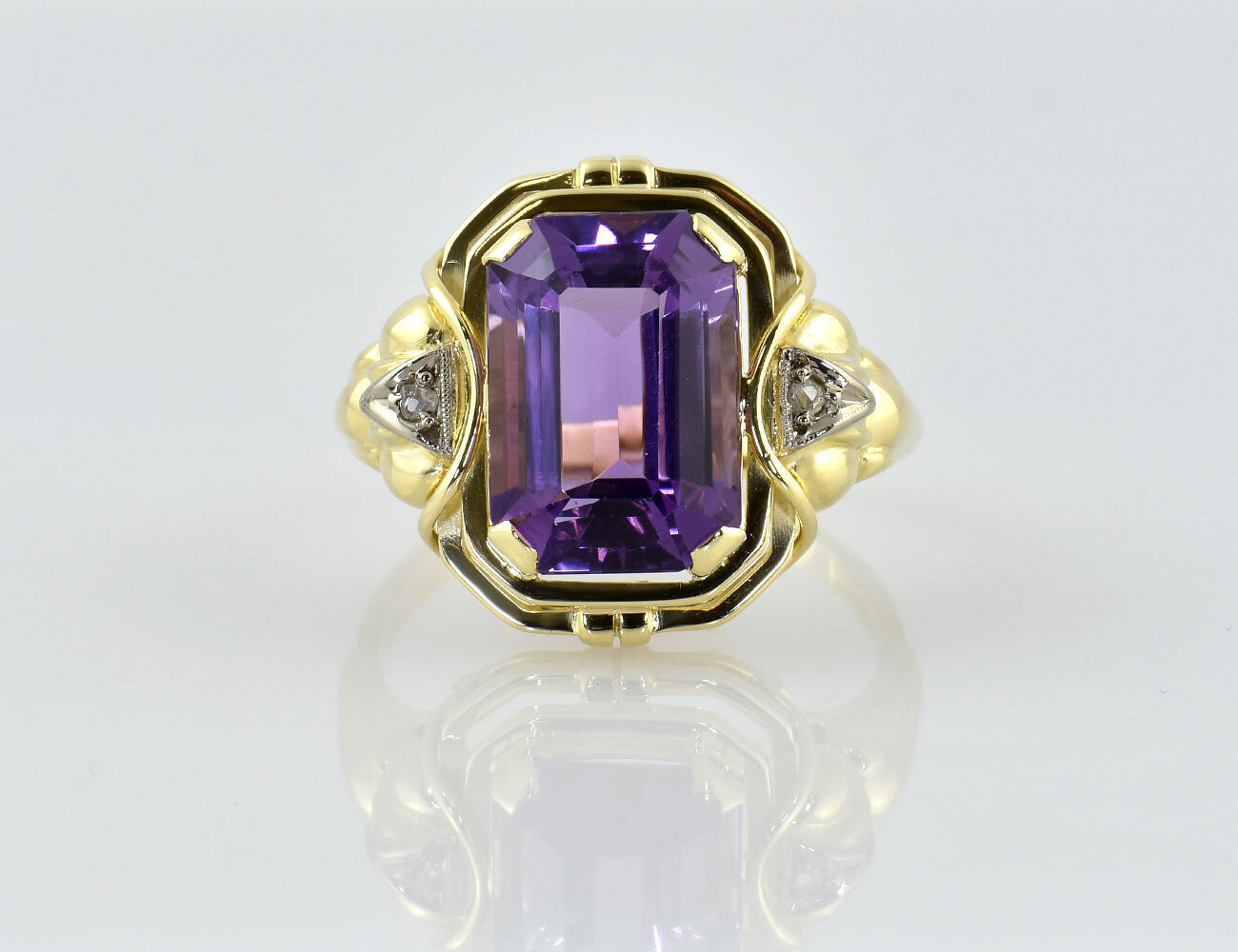 Ring Amethyst 585/000 14 K Gelbgold 2 Diamanten zus. 0,03 ct