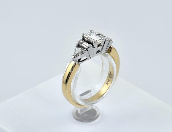 Bague en diamant 585/000, or jaune 14 carats, 5 diamants totalisant 1,25 ct