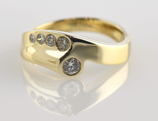 Diamant Ring 585 14 K Gelbgold 5 Brillanten zus. 0,25 ct