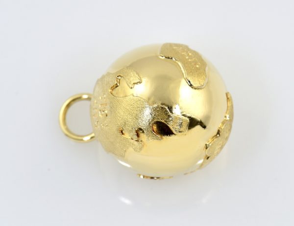 Pendentif globe terrestre 585/000 en or jaune 14 carats