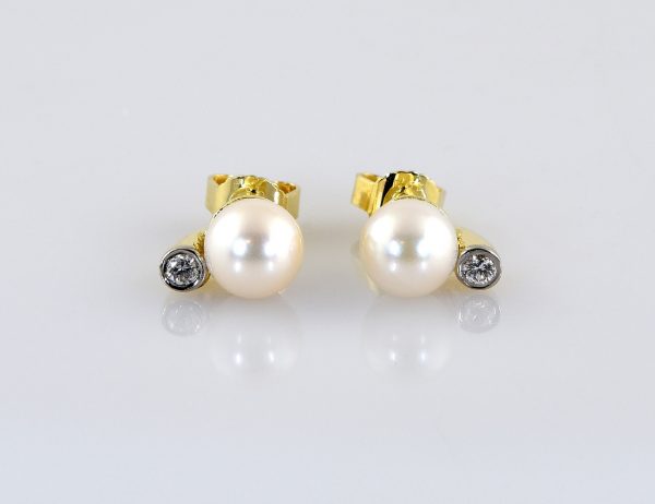 Ohrringe Akoya Perle 585/000 14 K Gelbgold Ohrstecker 2 Brillanten zus. 0,06 ct