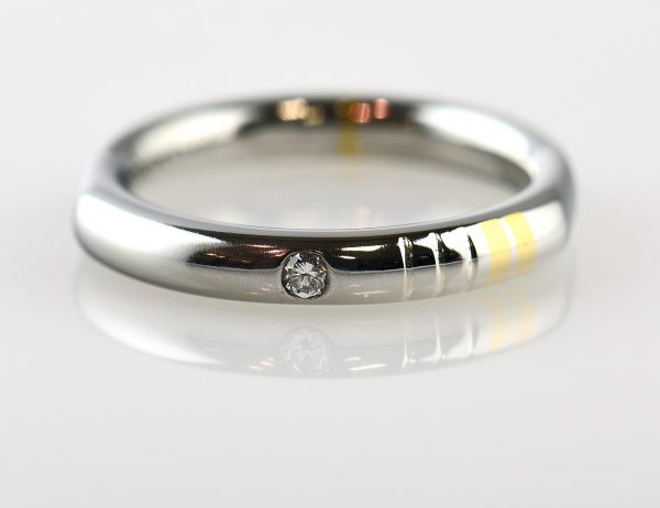 Diamant Solitär Ring 950/000 Platin / 750 Gelbgold Brillant 0,02 ct