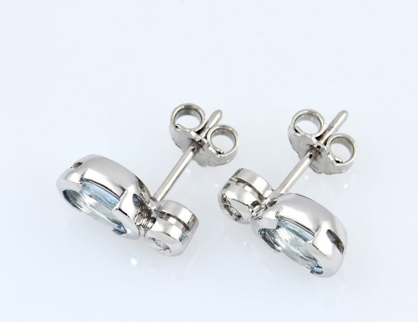 Ohrstecker Topas 750/000 18 K Weißgold, 2 Brillanten zus. 0,03 ct