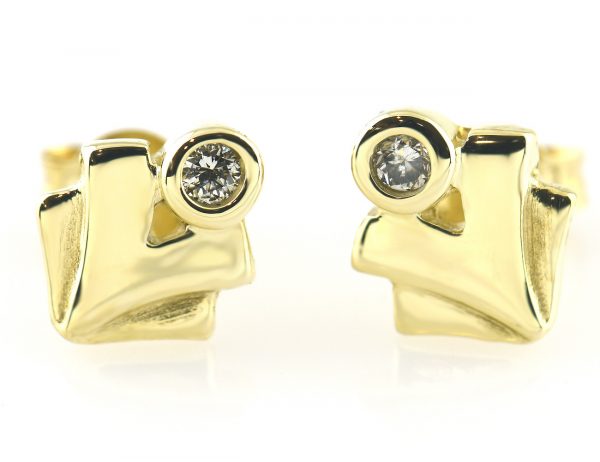 Stud earrings 585/000 14K yellow gold, 2 brilliant-cut diamonds totaling 0.06 ct