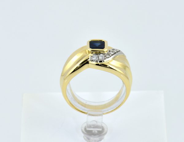Bague saphir et diamant, or jaune 750/000 18 carats, 5 brillants totalisant 0,08 ct