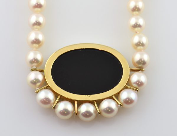 Akoyaperlenkette mit Onyx Gemme, 46 cm lang,  585/000 14 K Gelbgold