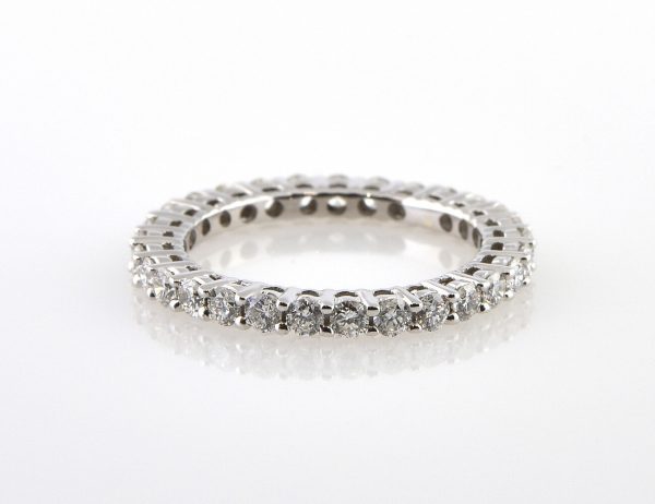 Bague en diamant « Memory » 375/000, or blanc 9 carats, 29 brillants totalisant 0,87 ct