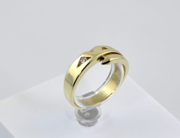 Bague en diamant 585/000, or jaune 14 carats, 2 brillants totalisant 0,04 ct