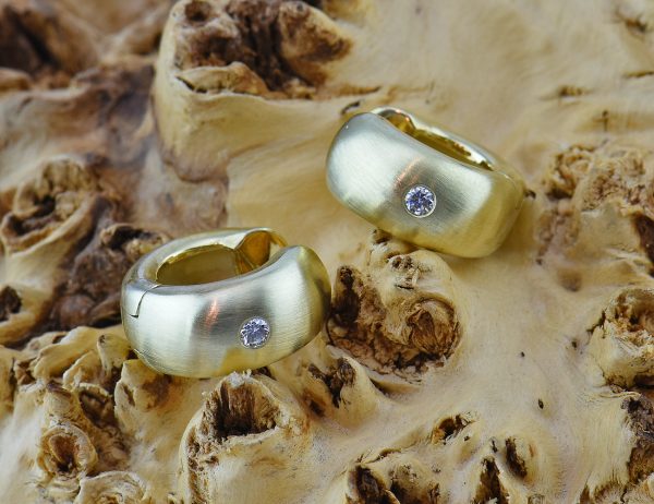 Creolen 585 14 K Gelbgold 2 Diamanten zus. 0,09 ct