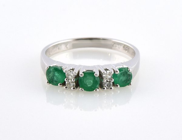 Smaragd Ring 585/000 14 K Weißgold, 4 Diamanten zus. 0,12 ct