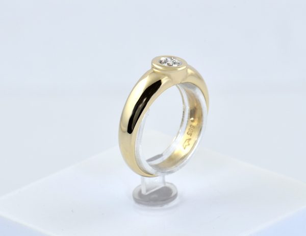 Diamond Solitaire Ring, 585/000 14K Yellow Gold, 0.14 ct Brilliant-Cut Diamond