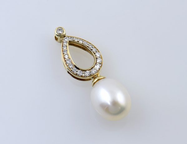 Anhänger Süßwasser Perle 585/000 14 K Gelbgold 21 Diamanten zus. 0,20 ct