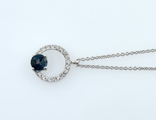 Saphir Diamat Anhänger mit Kette 375 - 9 K Weißgold 17 Brillanten zus.  0,20 ct