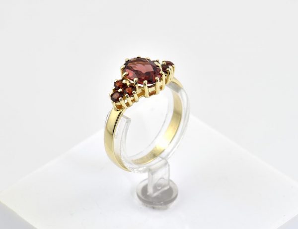Ring Granat 333/000 8 K Gelbgold