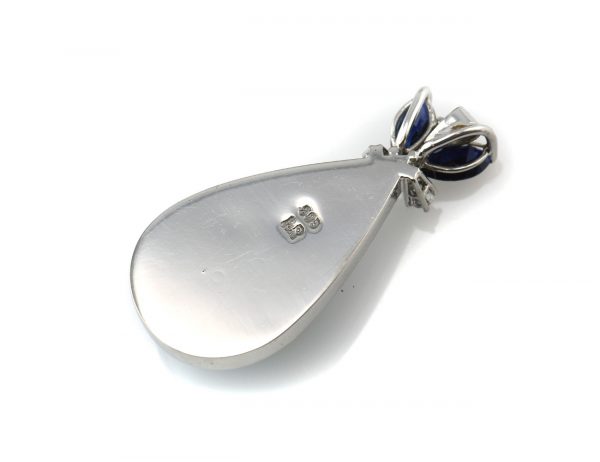 Anhänger Mabe´perle 585/000 14 K Weißgold/ Saphir / 3 Diamanten zus. 0,10ct