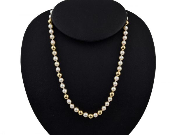 Akoyaperlenkette 585/000 14 K Gelbgoldschließe 16 Diamanten zus. 0,15 ct
