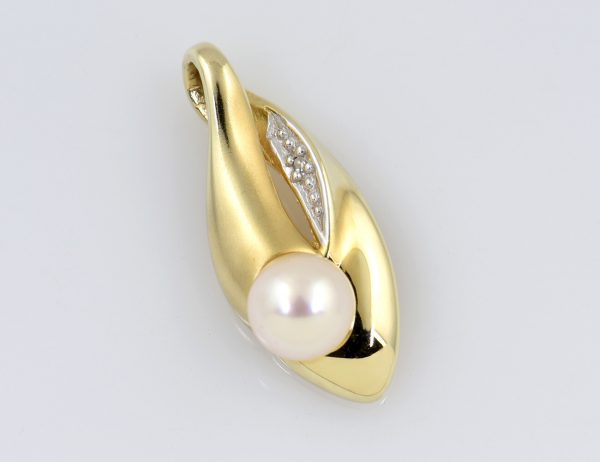 Anhänger Akoyaperle 333/000 8 K Gelbgold 1 Diamant 0,01 ct