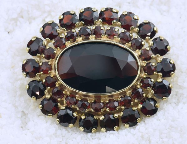 Brosche Granat 333/000 8 K Gelbgold