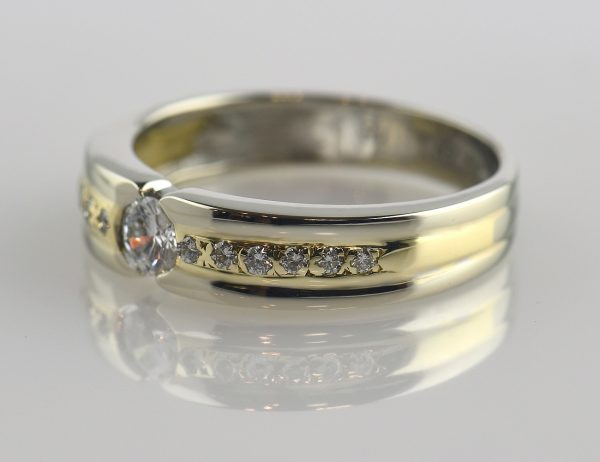 Diamant Ring 585/000 14 K Weiß-/Gelbgold 13 Brillanten zus. 0,28 ct