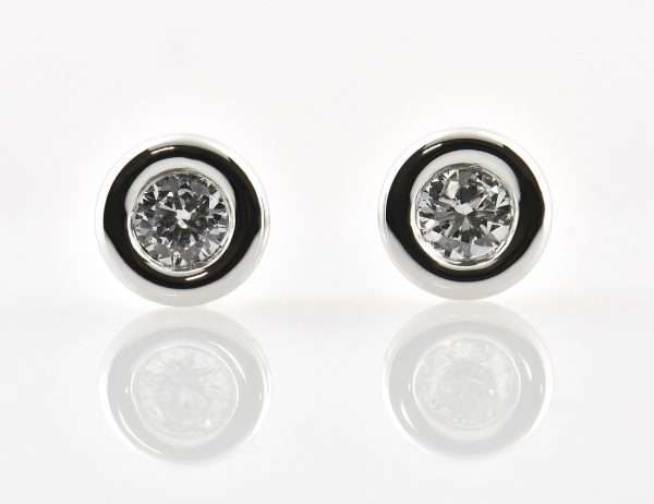Boucles d'oreilles à clous avec brillant solitaire, en or blanc 585 14 carats, 2 diamants totalisant 0,23 ct