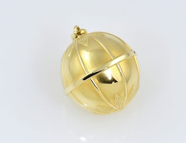 Pendentif boule avec granulations en or jaune 585/000 14 carats