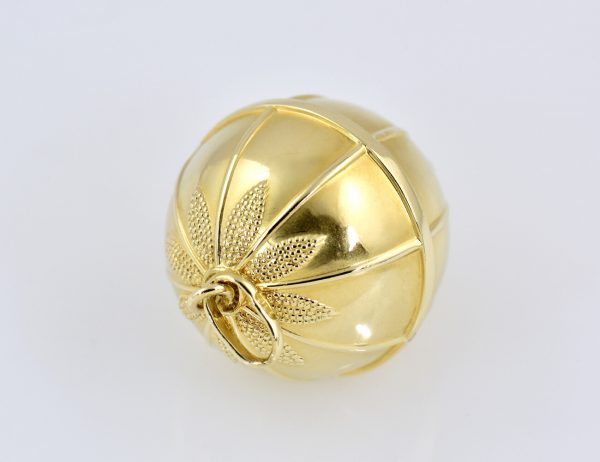 Pendentif boule avec granulations en or jaune 585/000 14 carats