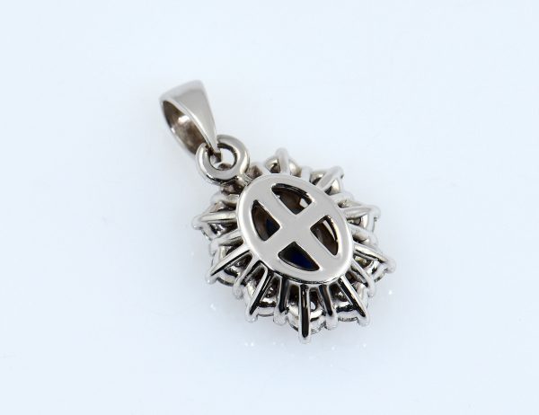 Anhänger Saphir 585/000 14 K Weißgold 10 Brillanten zus. 0,35 ct