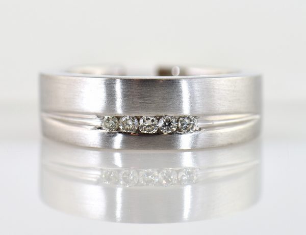 Diamant Ring 750/000 18 K Weißgold 5 Brillanten zus. 0,10 ct