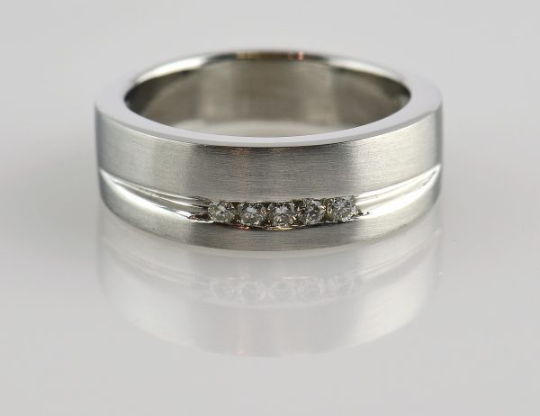Diamant Ring 750/000 18 K Weißgold 5 Brillanten zus. 0,10 ct