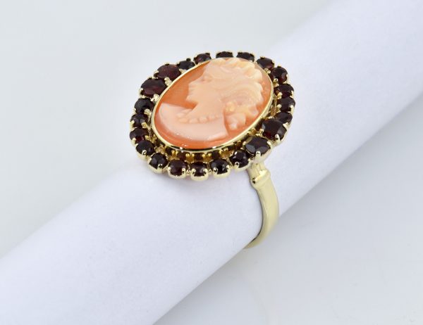 Ring Granat, Muschelgemme 333/000 8 K Gelbgold