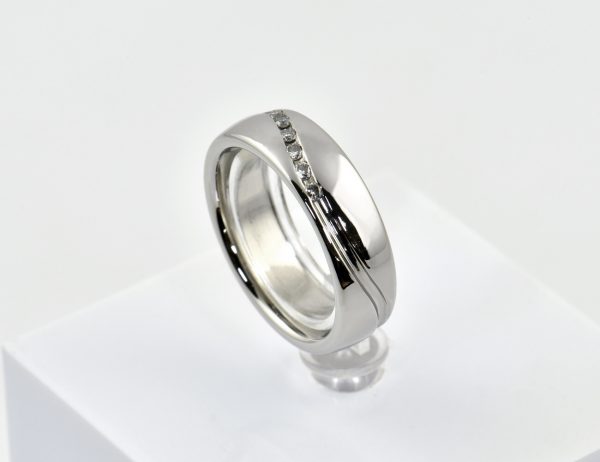 Diamant Ring 650/000 Palladium 7 Brillanten zus. 0,10 ct