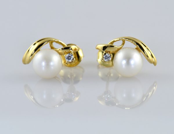 Boucles d'oreilles en perle Akoya, or jaune 18 carats 750/000, clous d'oreilles avec zircone cubique