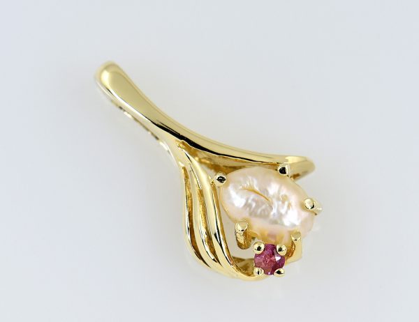 Anhänger Süßwasser-Perle 585/000 14 K Gelbgold Rubin