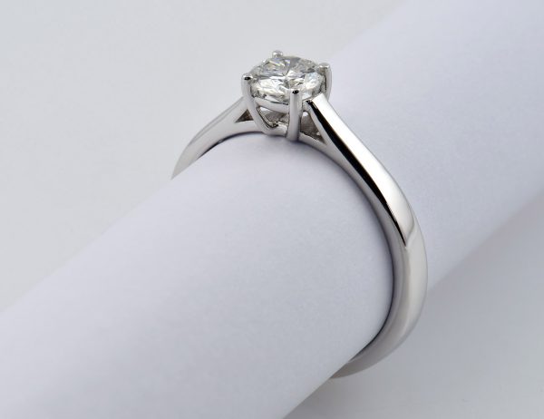 Solitär Diamant Ring 585/000 14 K Weißgold 1 Brillant  0,55 ct