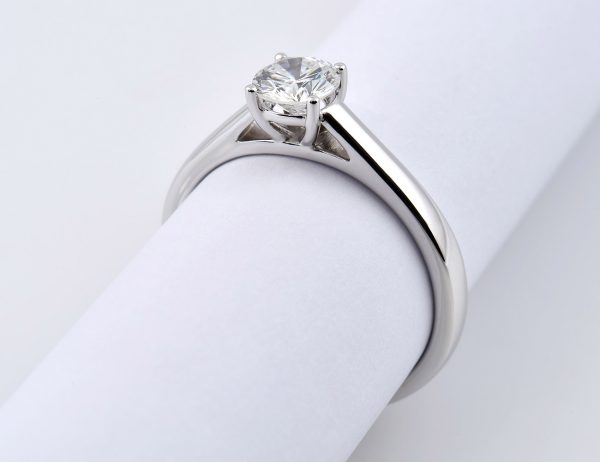 Solitär Diamant Ring 585/000 14 K Weißgold 1 Brillant  0,66 ct
