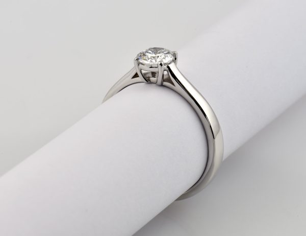 Solitär Diamant Ring 585/000 14 K Weißgold 1 Brillant  0,66 ct