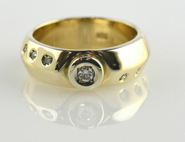 Diamant Solitär Ring 585 14 K Gelbgold 7 Brillanten zus. 0,19 ct