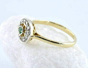 Smaragd Ring 585/000 14 K Gelbgold, 10 Diamantrosen zus. 0,10 ct