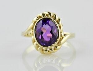 Ring Amethyst Synthese 333/000 8 K Gelbgold
