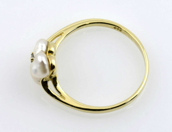 Ring Zuchtperle 333/000 8 K Gelbgold, 1 Diamant 0,02 ct