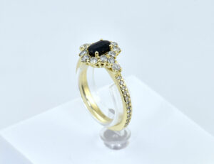 Saphir Diamant Ring 585/000 14 K Gelbgold 38 Brillanten zus. 0,70 ct