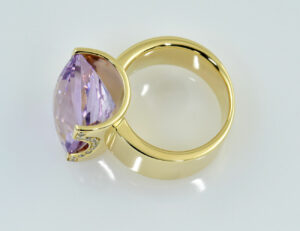 Ring Amethyst Diamant 585/000 14 K Gelbgold 22 Brillanten zus. 0,20 ct