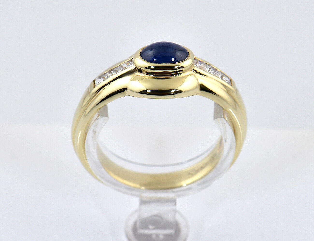 Saphir Ring 333/000 8 K Gelbgold Zirkonia