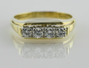 Diamant Ring 585/000 14 K Gelbgold 4 Brillanten zus. 0,50 ct