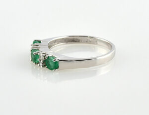 Smaragd Ring 585/000 14 K Weißgold, 4 Diamanten zus. 0,12 ct