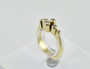 Diamant Ring 585/000 14 K Gelbgold 6 Brillanten zus. 0,34 ct