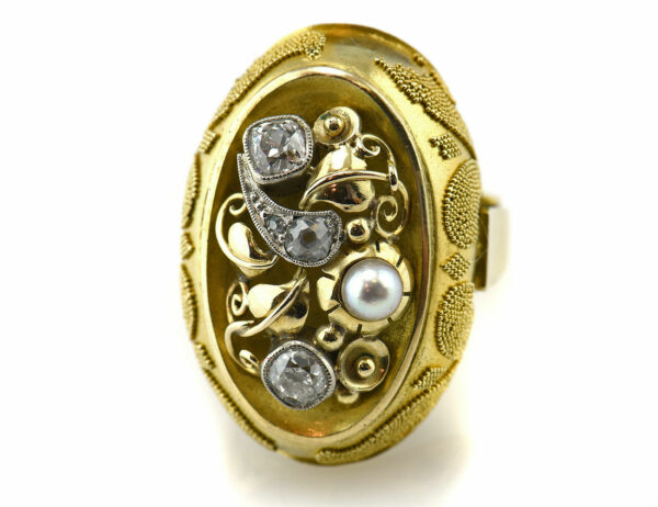 Antiker Ring mit Granulationen in 585/00 14 K Gelbgold, 4 Diamanten zus. 0,70 ct