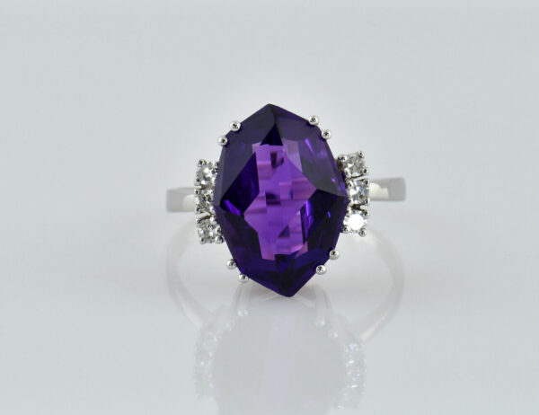 Amethyst Diamant Ring 585/000 14 K Weißgold 6 Diamanten zus. 0,18 ct