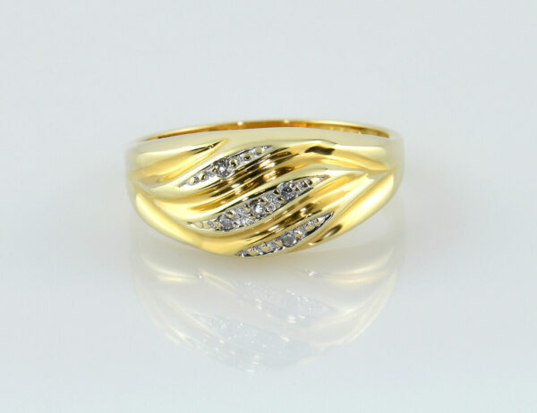 Diamant Ring 333/000 8 K Gelbgold 5 Diamanten zus. 0,05 ct