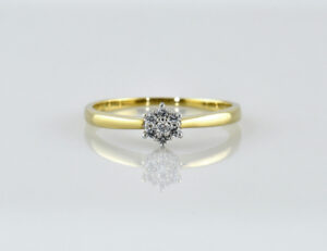 Diamant Ring 333/000 8 K Gelbgold 7 Brillanten zus. 0,14 ct